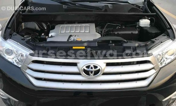 Acheter Import Voiture Toyota Highlander Noir à Import - Dubai, East Mahé Acheter Import Voiture Toyota Highlander Noir à Import - Dubai, East Mahé