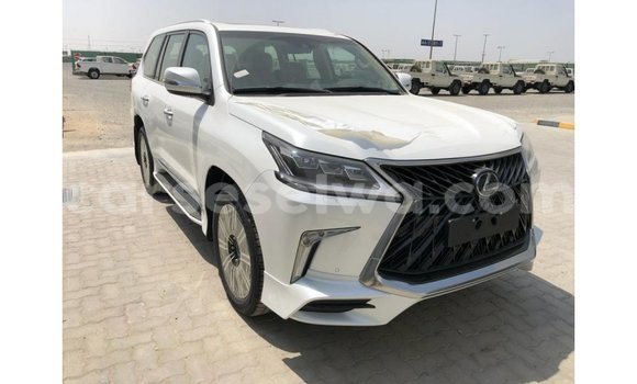 Acheter Import Voiture Lexus LX Blanc à Import - Dubai, East Mahé Acheter Import Voiture Lexus LX Blanc à Import - Dubai, East Mahé