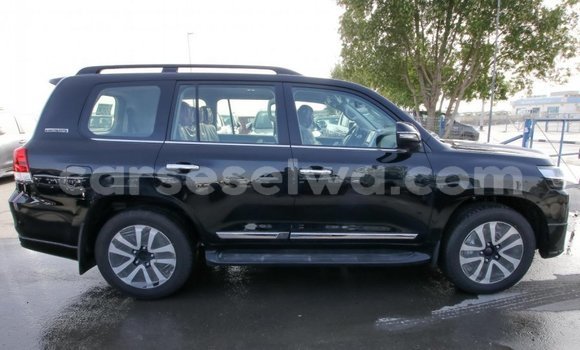 Buy Import Toyota Land Cruiser Black Car in Import - Dubai in East Mahé Buy Import Toyota Land Cruiser Black Car in Import - Dubai in East Mahé