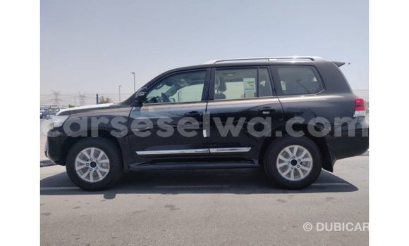 Acheter Import Voiture Toyota Land Cruiser Noir à Import - Dubai, East Mahé Acheter Import Voiture Toyota Land Cruiser Noir à Import - Dubai, East Mahé