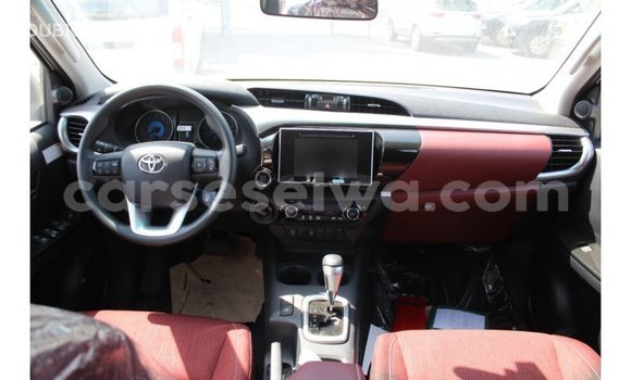 Buy Import Toyota Hilux White Car in Import - Dubai in East Mahé Buy Import Toyota Hilux White Car in Import - Dubai in East Mahé