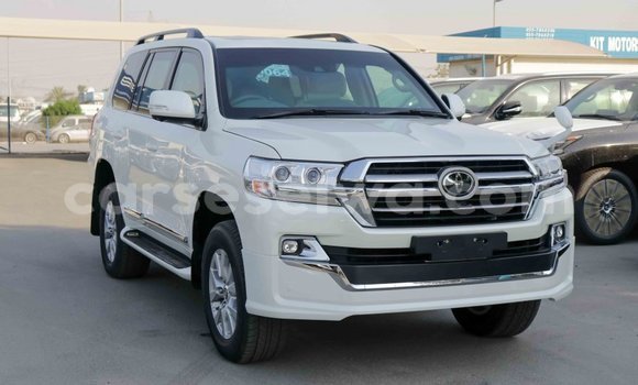 Buy Import Toyota Land Cruiser White Car in Import - Dubai in East Mahé Buy Import Toyota Land Cruiser White Car in Import - Dubai in East Mahé
