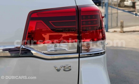 Buy Import Toyota Land Cruiser White Car in Import - Dubai in East Mahé Buy Import Toyota Land Cruiser White Car in Import - Dubai in East Mahé
