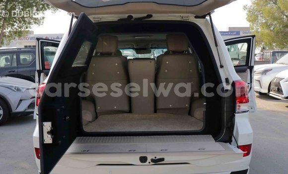Buy Import Toyota Land Cruiser White Car in Import - Dubai in East Mahé Buy Import Toyota Land Cruiser White Car in Import - Dubai in East Mahé