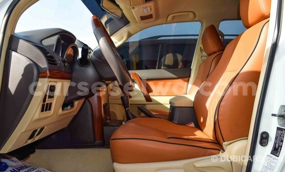 Acheter Import Voiture Toyota Prado Blanc à Import - Dubai, East Mahé Acheter Import Voiture Toyota Prado Blanc à Import - Dubai, East Mahé