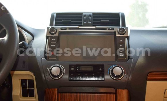 Acheter Import Voiture Toyota Prado Blanc à Import - Dubai, East Mahé Acheter Import Voiture Toyota Prado Blanc à Import - Dubai, East Mahé