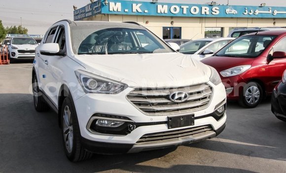 Acheter Import Voiture Hyundai Santa Fe Blanc à Import - Dubai, East Mahé Acheter Import Voiture Hyundai Santa Fe Blanc à Import - Dubai, East Mahé