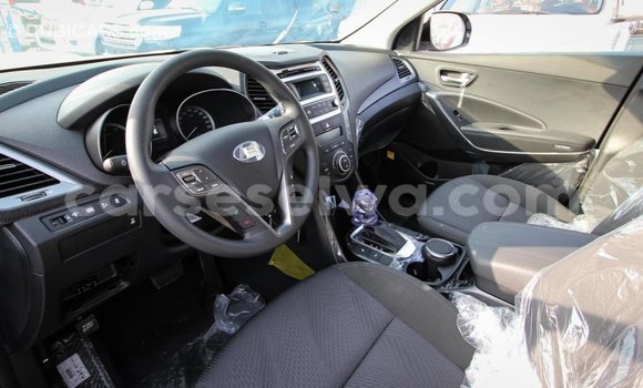 Acheter Import Voiture Hyundai Santa Fe Blanc à Import - Dubai, East Mahé Acheter Import Voiture Hyundai Santa Fe Blanc à Import - Dubai, East Mahé