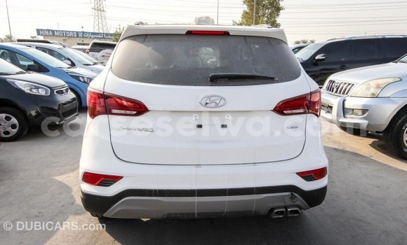 Acheter Import Voiture Hyundai Santa Fe Blanc à Import - Dubai, East Mahé Acheter Import Voiture Hyundai Santa Fe Blanc à Import - Dubai, East Mahé