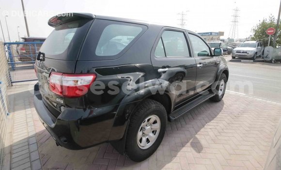 Acheter Import Voiture Toyota Fortuner Noir à Import - Dubai, East Mahé Acheter Import Voiture Toyota Fortuner Noir à Import - Dubai, East Mahé