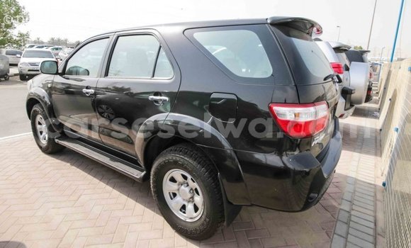 Acheter Import Voiture Toyota Fortuner Noir à Import - Dubai, East Mahé Acheter Import Voiture Toyota Fortuner Noir à Import - Dubai, East Mahé