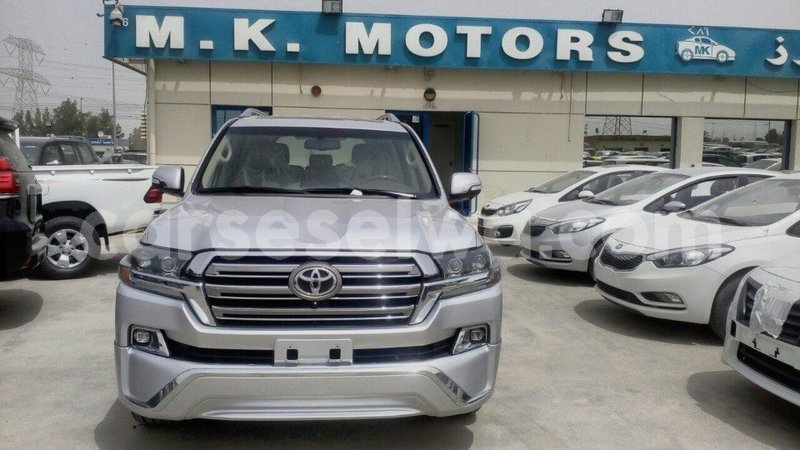 Big with watermark toyota land cruiser east mah%c3%a9 import dubai 4857