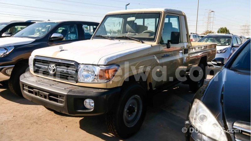 Big with watermark toyota land cruiser east mah%c3%a9 import dubai 4861
