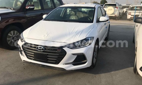 Acheter Import Voiture Hyundai Elantra Blanc à Import - Dubai, East Mahé Acheter Import Voiture Hyundai Elantra Blanc à Import - Dubai, East Mahé