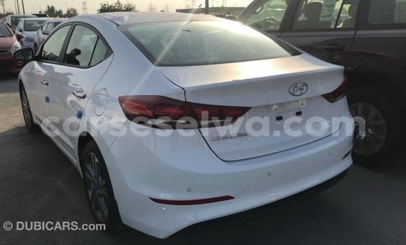 Acheter Import Voiture Hyundai Elantra Blanc à Import - Dubai, East Mahé Acheter Import Voiture Hyundai Elantra Blanc à Import - Dubai, East Mahé