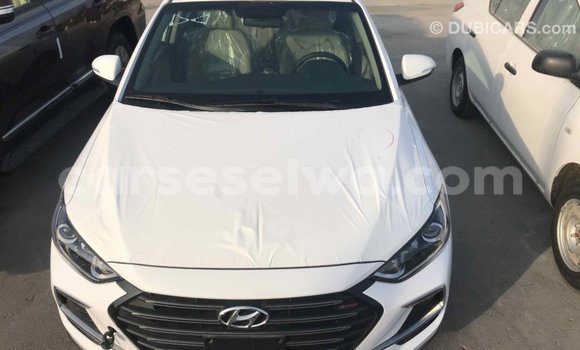 Acheter Import Voiture Hyundai Elantra Blanc à Import - Dubai, East Mahé Acheter Import Voiture Hyundai Elantra Blanc à Import - Dubai, East Mahé