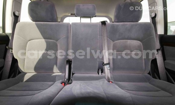 Acheter Import Voiture Toyota Land Cruiser Blanc à Import - Dubai, East Mahé Acheter Import Voiture Toyota Land Cruiser Blanc à Import - Dubai, East Mahé