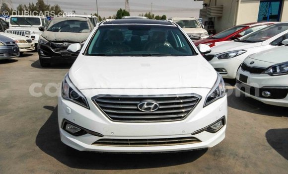 Acheter Import Voiture Hyundai Sonata Blanc à Import - Dubai, East Mahé Acheter Import Voiture Hyundai Sonata Blanc à Import - Dubai, East Mahé