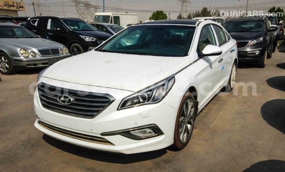 Acheter Import Voiture Hyundai Sonata Blanc à Import - Dubai, East Mahé Acheter Import Voiture Hyundai Sonata Blanc à Import - Dubai, East Mahé