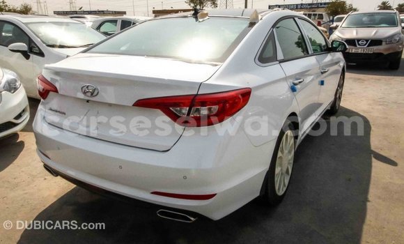 Acheter Import Voiture Hyundai Sonata Blanc à Import - Dubai, East Mahé Acheter Import Voiture Hyundai Sonata Blanc à Import - Dubai, East Mahé