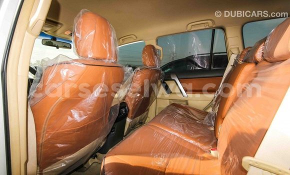 Acheter Import Voiture Toyota Prado Blanc à Import - Dubai, East Mahé Acheter Import Voiture Toyota Prado Blanc à Import - Dubai, East Mahé