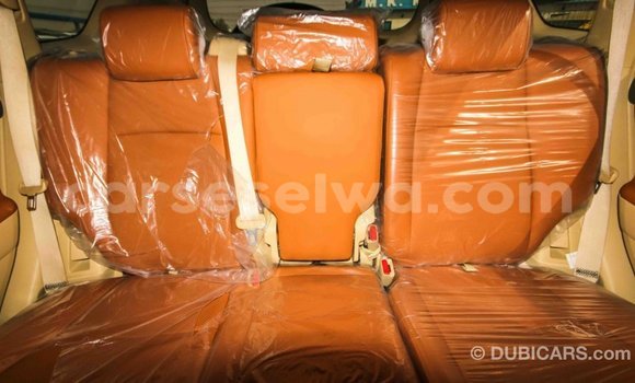 Acheter Import Voiture Toyota Prado Blanc à Import - Dubai, East Mahé Acheter Import Voiture Toyota Prado Blanc à Import - Dubai, East Mahé