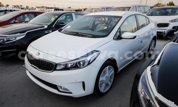 Acheter Import Voiture Kia Cerato Blanc à Import - Dubai, East Mahé Acheter Import Voiture Kia Cerato Blanc à Import - Dubai, East Mahé