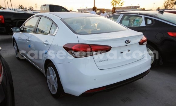 Acheter Import Voiture Kia Cerato Blanc à Import - Dubai, East Mahé Acheter Import Voiture Kia Cerato Blanc à Import - Dubai, East Mahé