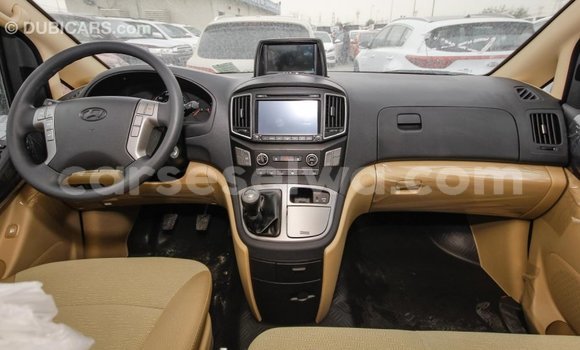 Acheter Import Voiture Hyundai Accent Blanc à Import - Dubai, East Mahé Acheter Import Voiture Hyundai Accent Blanc à Import - Dubai, East Mahé