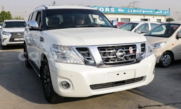 Acheter Import Voiture Nissan Patrol Blanc à Import - Dubai, East Mahé Acheter Import Voiture Nissan Patrol Blanc à Import - Dubai, East Mahé