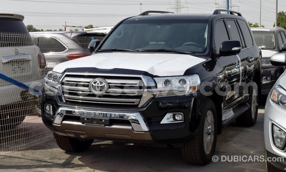 Acheter Import Voiture Toyota Land Cruiser Noir à Import - Dubai, East Mahé Acheter Import Voiture Toyota Land Cruiser Noir à Import - Dubai, East Mahé