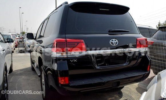 Acheter Import Voiture Toyota Land Cruiser Noir à Import - Dubai, East Mahé Acheter Import Voiture Toyota Land Cruiser Noir à Import - Dubai, East Mahé