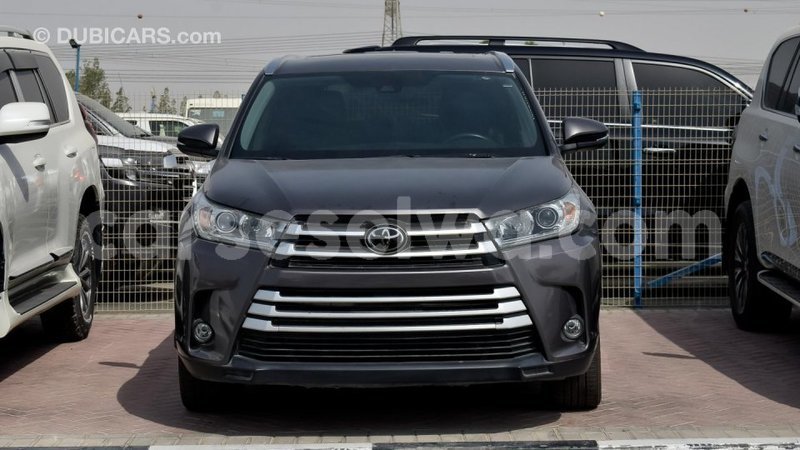 Big with watermark toyota highlander east mah%c3%a9 import dubai 4887