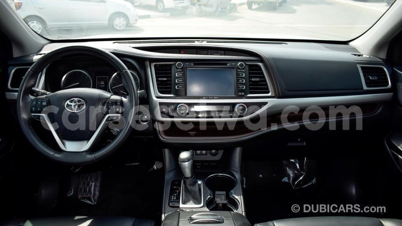 Big with watermark toyota highlander east mah%c3%a9 import dubai 4887