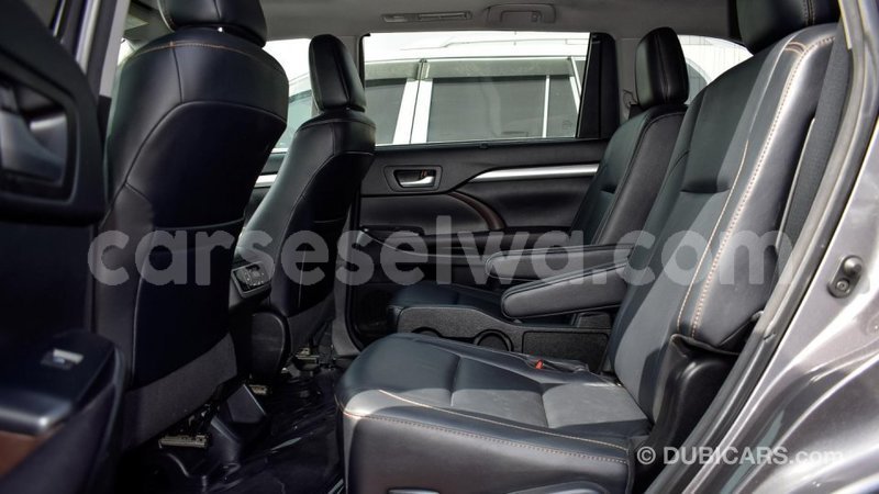 Big with watermark toyota highlander east mah%c3%a9 import dubai 4887