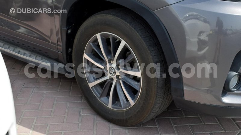 Big with watermark toyota highlander east mah%c3%a9 import dubai 4887