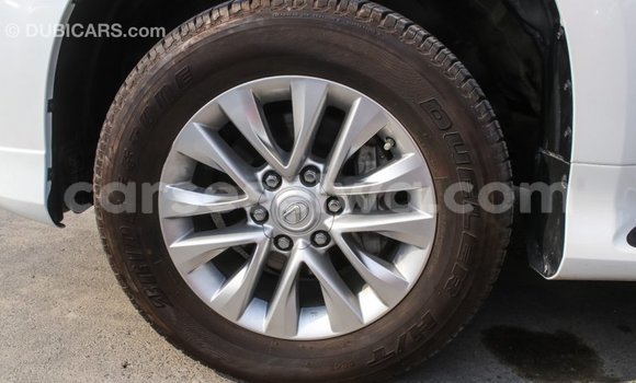 Acheter Import Voiture Lexus GX Blanc à Import - Dubai, East Mahé Acheter Import Voiture Lexus GX Blanc à Import - Dubai, East Mahé