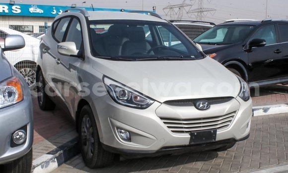 Acheter Import Voiture Hyundai Tucson Beige à Import - Dubai, East Mahé Acheter Import Voiture Hyundai Tucson Beige à Import - Dubai, East Mahé