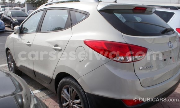 Acheter Import Voiture Hyundai Tucson Beige à Import - Dubai, East Mahé Acheter Import Voiture Hyundai Tucson Beige à Import - Dubai, East Mahé