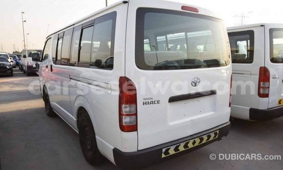 Acheter Import Voiture Toyota Hiace Blanc à Import - Dubai, East Mahé Acheter Import Voiture Toyota Hiace Blanc à Import - Dubai, East Mahé