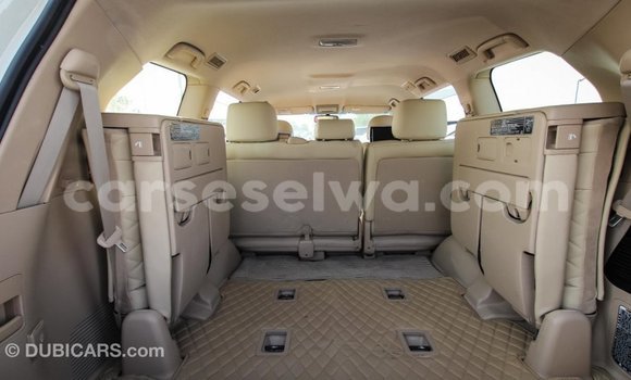 Acheter Import Voiture Toyota Land Cruiser Blanc à Import - Dubai, East Mahé Acheter Import Voiture Toyota Land Cruiser Blanc à Import - Dubai, East Mahé