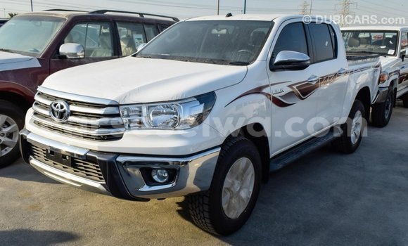 Acheter Import Voiture Toyota Hilux Blanc à Import - Dubai, East Mahé Acheter Import Voiture Toyota Hilux Blanc à Import - Dubai, East Mahé