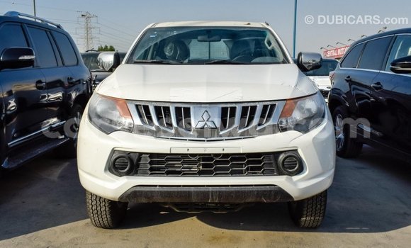 Acheter Import Voiture Mitsubishi L200 Blanc à Import - Dubai, East Mahé Acheter Import Voiture Mitsubishi L200 Blanc à Import - Dubai, East Mahé