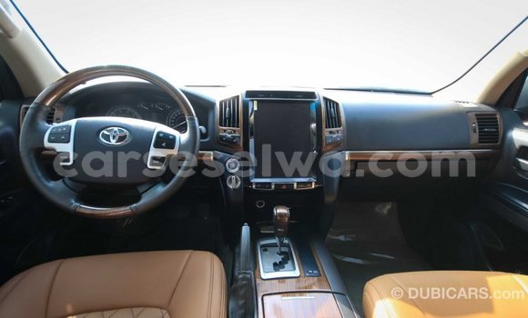 Acheter Import Voiture Toyota Land Cruiser Marron à Import - Dubai, East Mahé Acheter Import Voiture Toyota Land Cruiser Marron à Import - Dubai, East Mahé