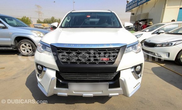 Acheter Import Voiture Toyota Fortuner Blanc à Import - Dubai, East Mahé Acheter Import Voiture Toyota Fortuner Blanc à Import - Dubai, East Mahé