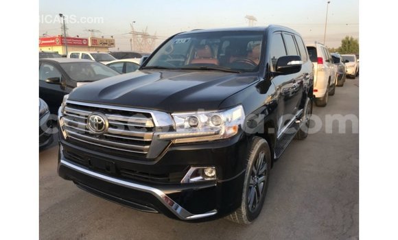 Acheter Import Voiture Toyota Land Cruiser Noir à Import - Dubai, East Mahé Acheter Import Voiture Toyota Land Cruiser Noir à Import - Dubai, East Mahé