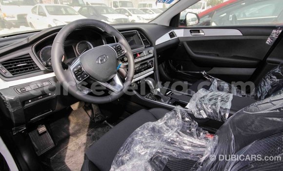 Acheter Import Voiture Hyundai Sonata Blanc à Import - Dubai, East Mahé Acheter Import Voiture Hyundai Sonata Blanc à Import - Dubai, East Mahé