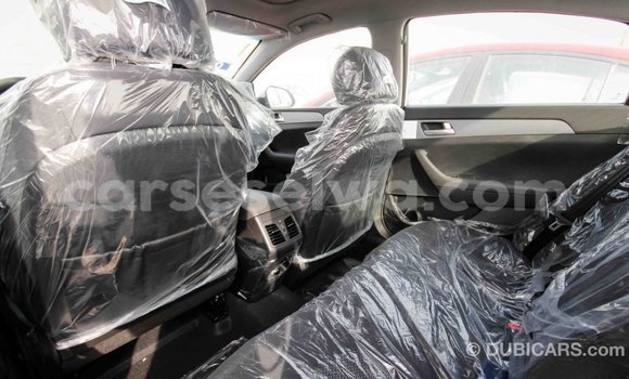 Acheter Import Voiture Hyundai Sonata Blanc à Import - Dubai, East Mahé Acheter Import Voiture Hyundai Sonata Blanc à Import - Dubai, East Mahé