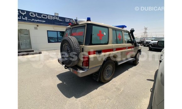 Buy Import Toyota Land Cruiser Beige Car in Import - Dubai in East Mahé Buy Import Toyota Land Cruiser Beige Car in Import - Dubai in East Mahé