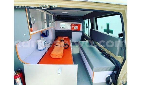 Buy Import Toyota Land Cruiser Beige Car in Import - Dubai in East Mahé Buy Import Toyota Land Cruiser Beige Car in Import - Dubai in East Mahé